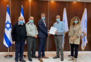 שר התקשורת יועז הנדל העניק רישיון ל-IBC UNLIMITED לפרוס סיבים ביהודה ושומרון: "מייצרים ריבונות במעשים מול גל הטרור"